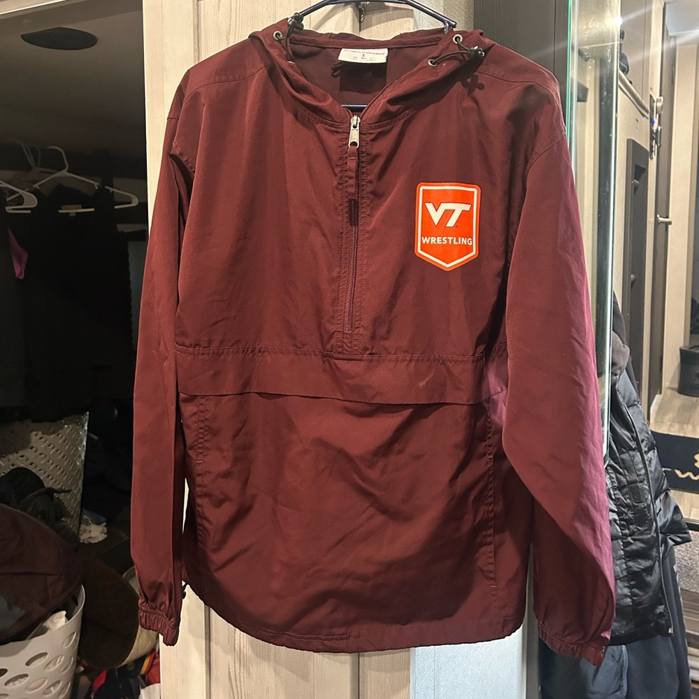 VIRGINIA TECH HOKIES Wrestling “CHAMPION  brand” PACK N GO JACKET size Small